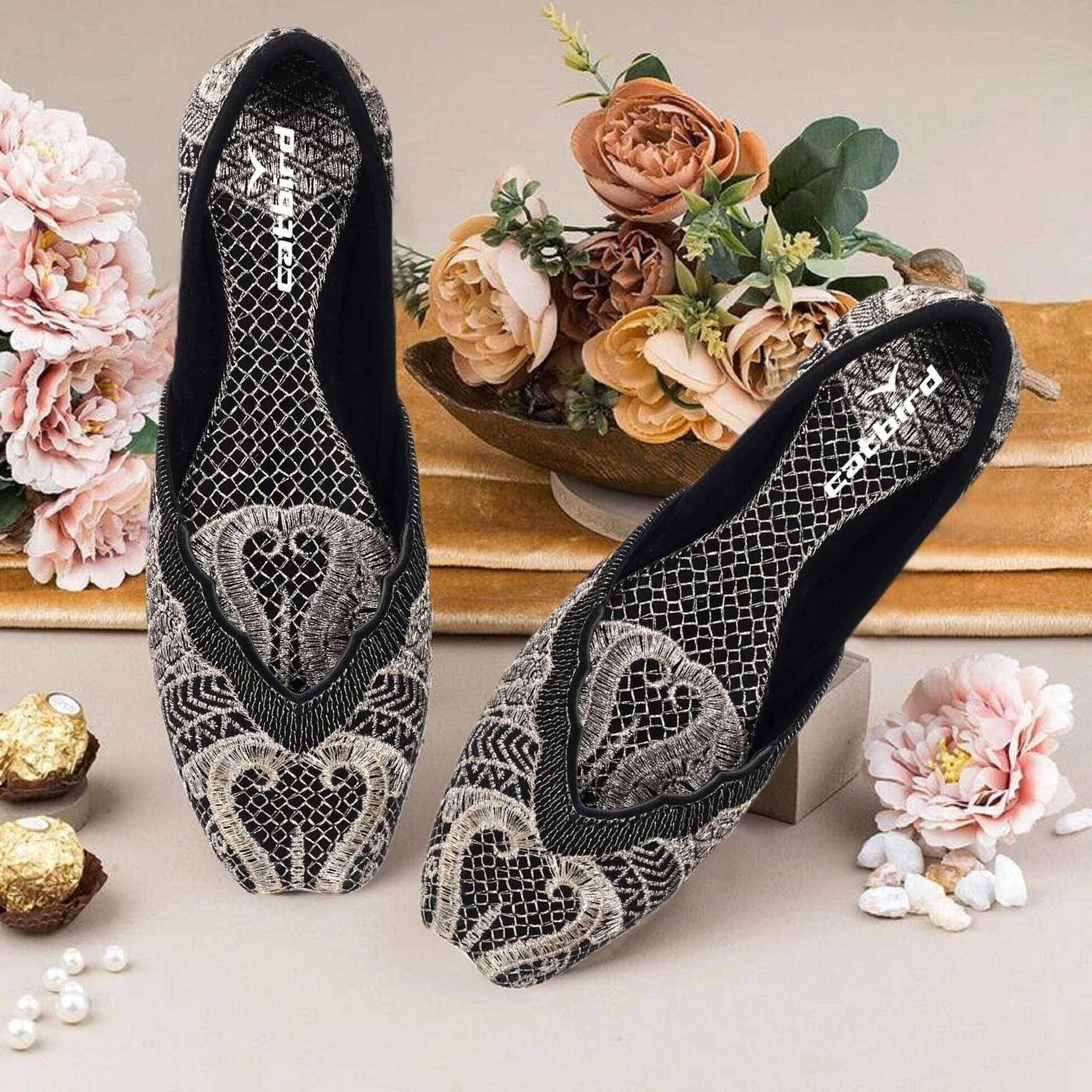 CATBIRD Embroidered Tradtional Flats Mojari, Ethnic Shoes, Punjabi Jutis For Women (Beige , 4) - Image 6