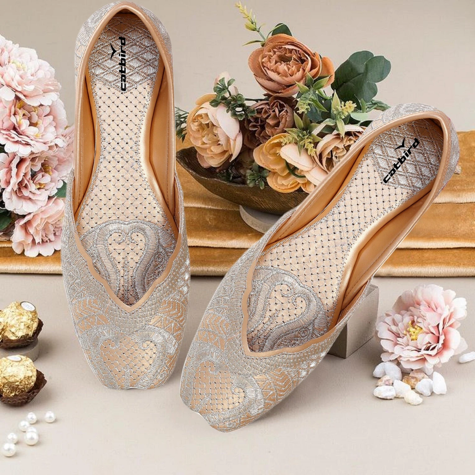 CATBIRD Embroidered Tradtional Flats Mojari, Ethnic Shoes, Punjabi Jutis For Women (Beige , 4) - Image 3