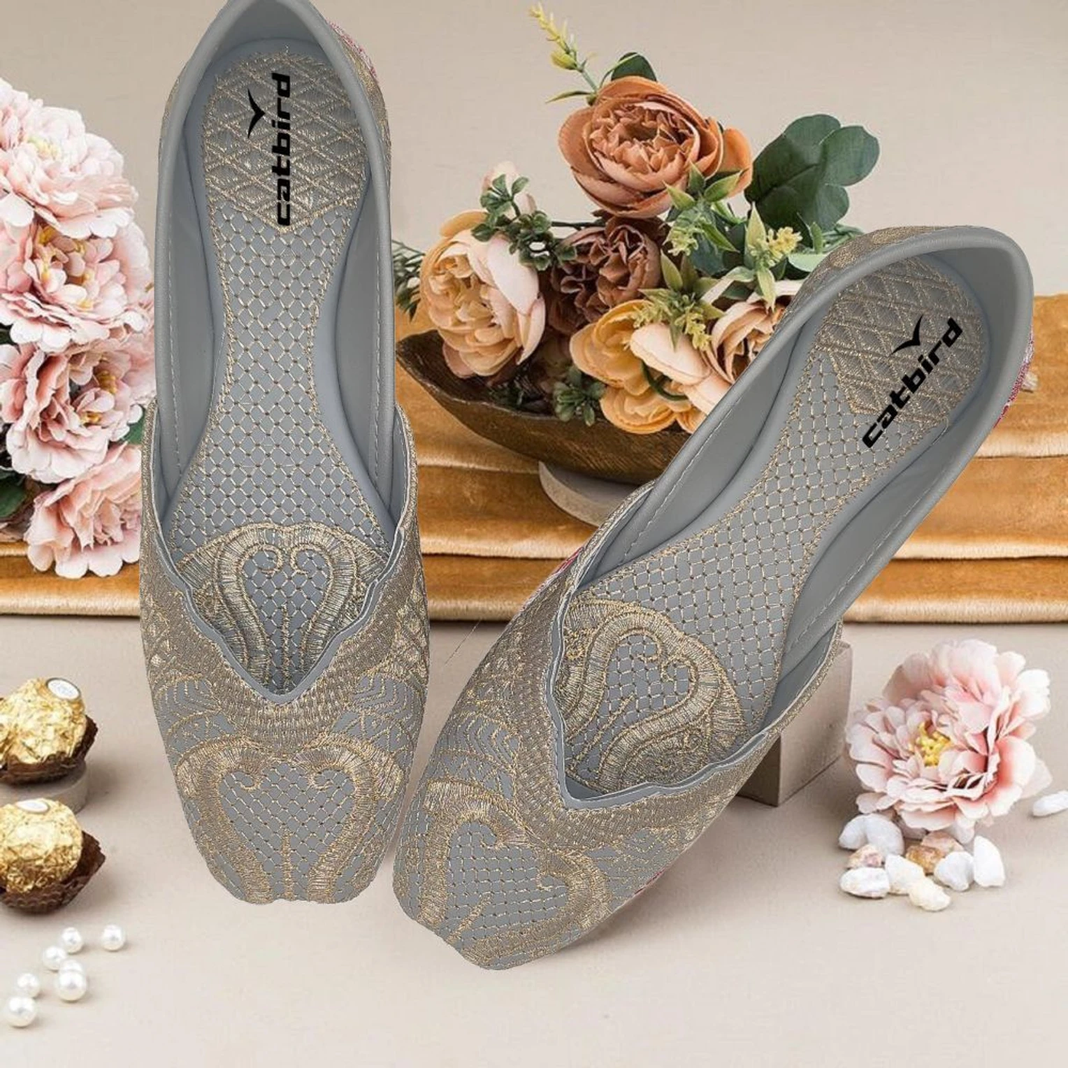 CATBIRD Embroidered Tradtional Flats Mojari, Ethnic Shoes, Punjabi Jutis For Women (Beige , 4) - Image 2
